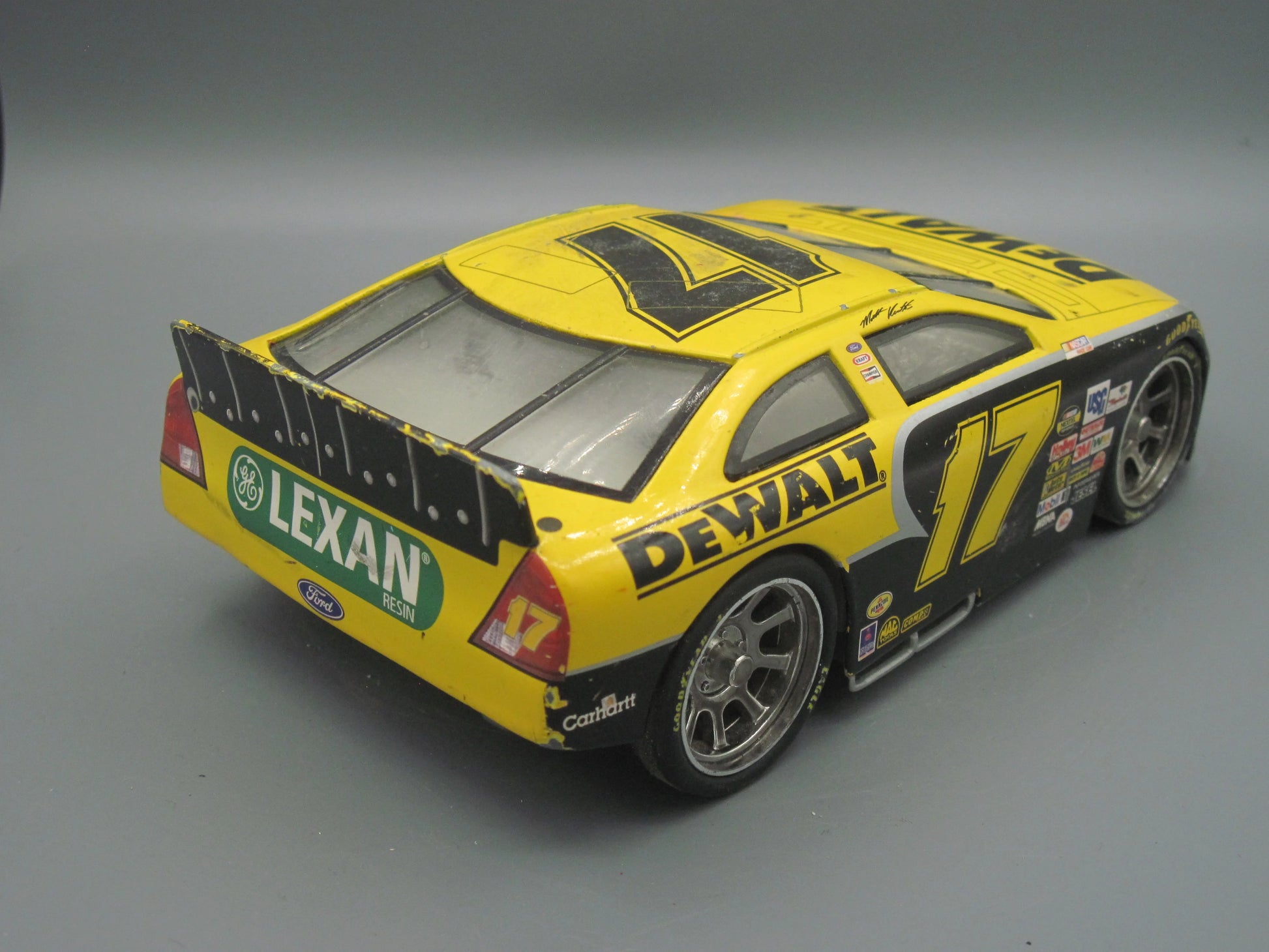 Hot Wheels   Ford Nascar#17 Dewalt  Yellow Matt Kenseth