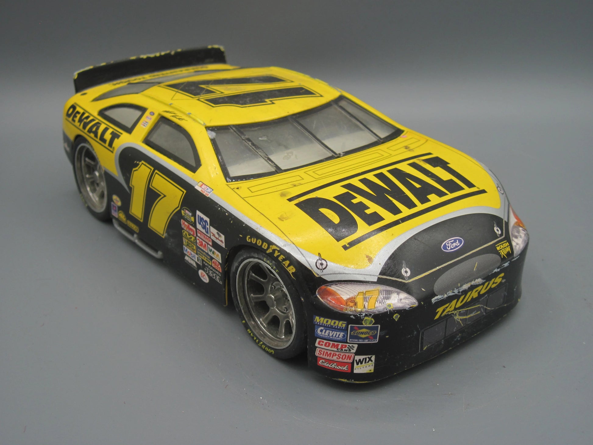 Hot Wheels   Ford Nascar#17 Dewalt  Yellow Matt Kenseth