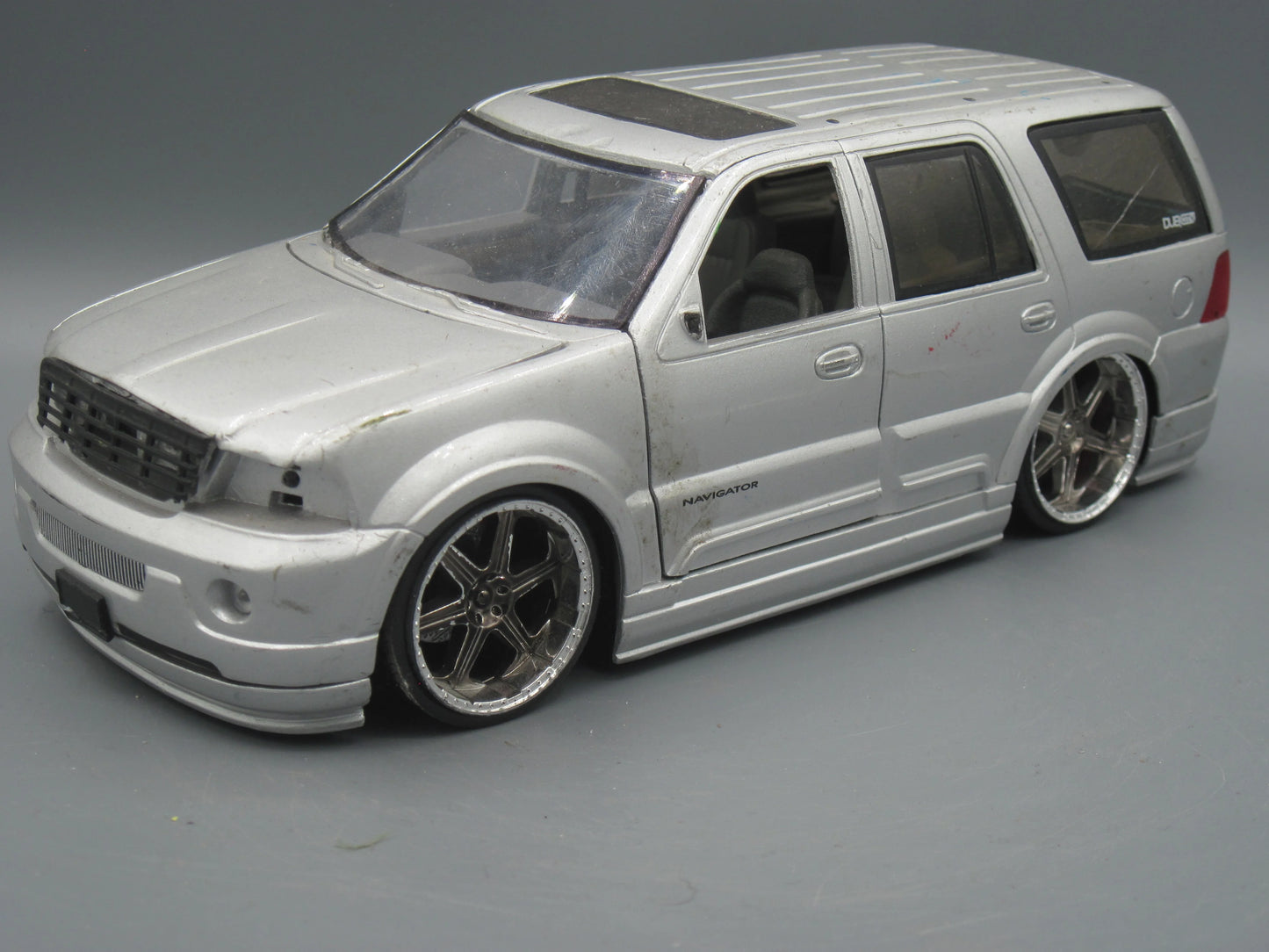 Jada   Lincoln Navigator  Silver