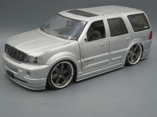 Jada   Lincoln Navigator  Silver