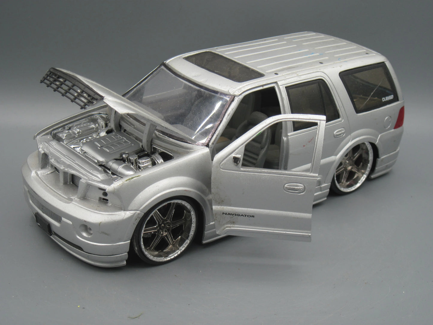 Jada   Lincoln Navigator  Silver