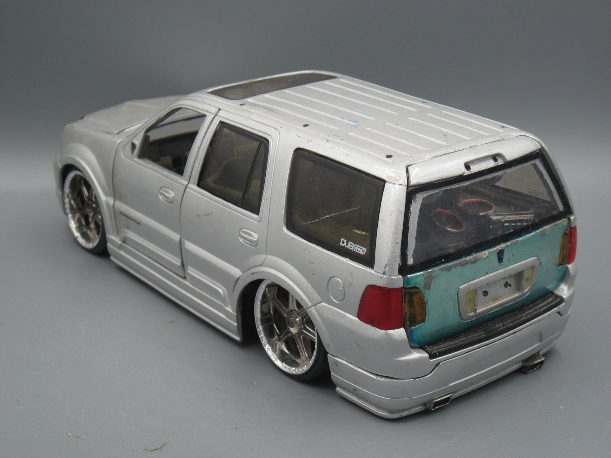 Jada   Lincoln Navigator  Silver