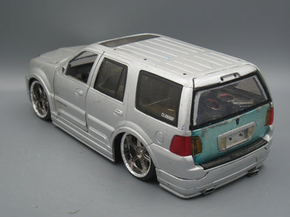 Jada   Lincoln Navigator  Silver