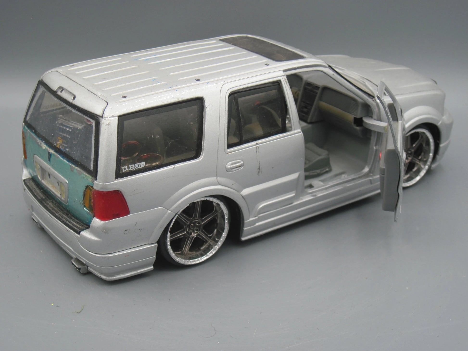 Jada   Lincoln Navigator  Silver