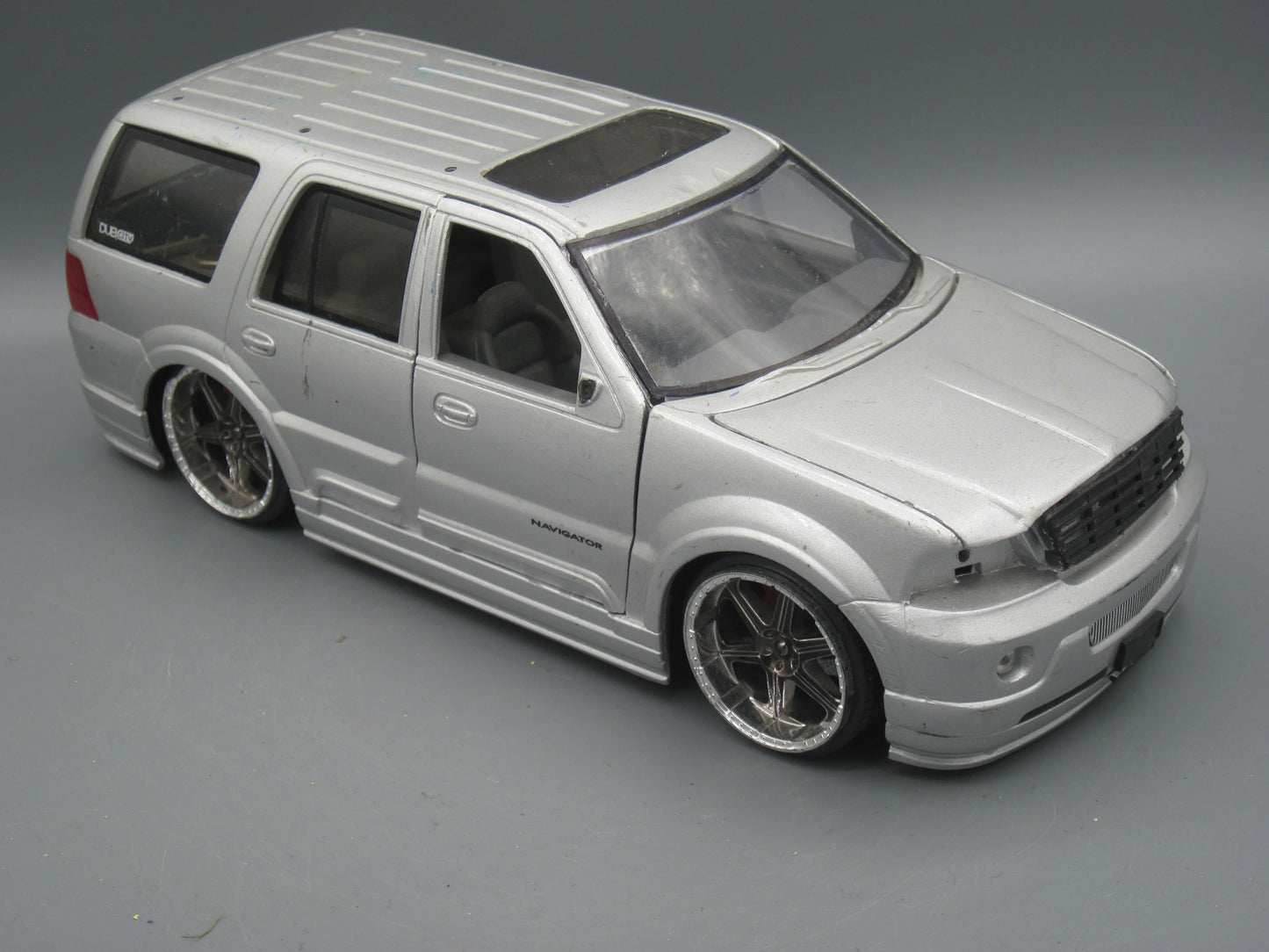 Jada   Lincoln Navigator  Silver