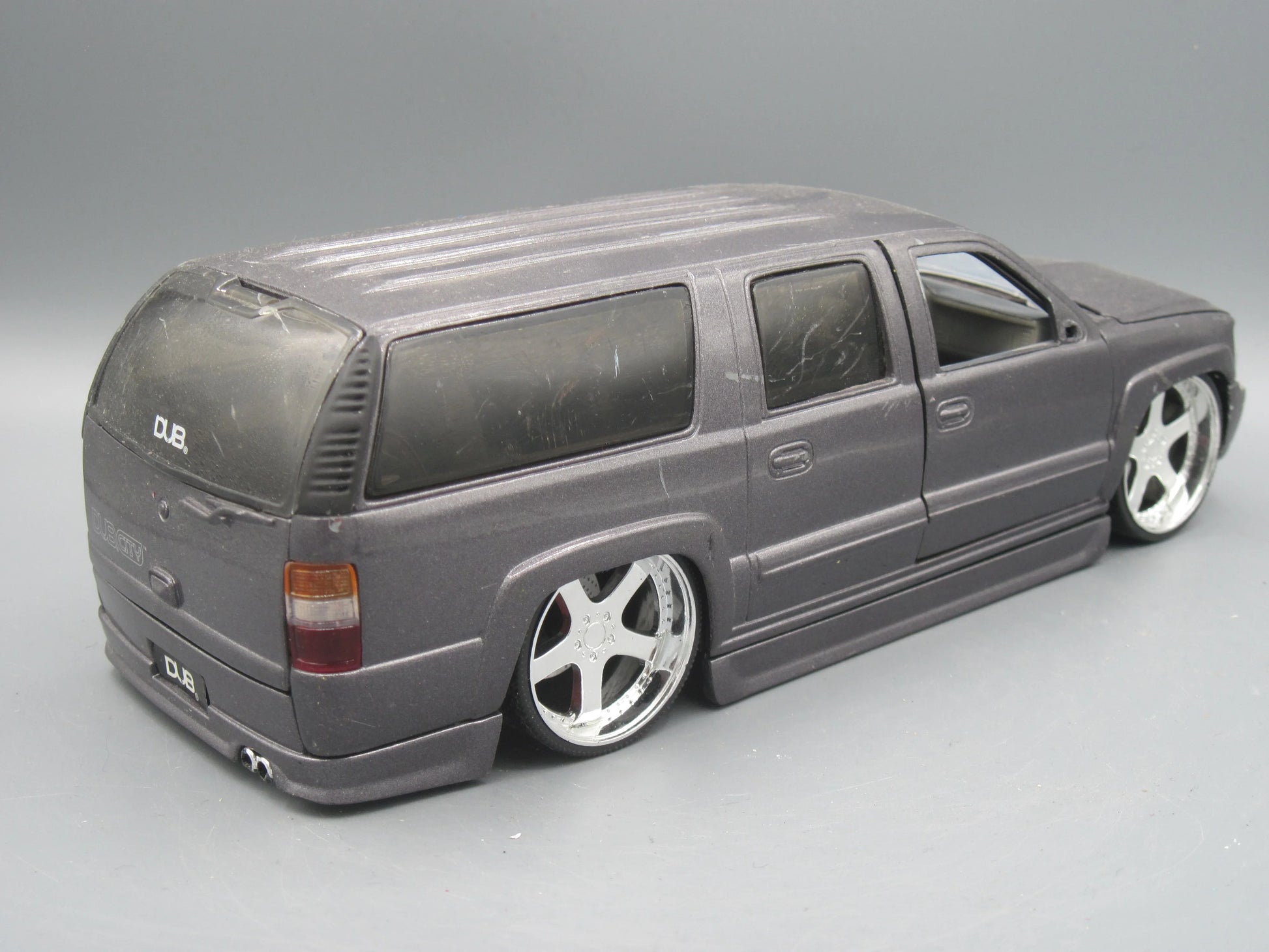 Jada   Chevrolet Suburban 2000 Grey