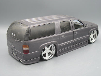Jada   Chevrolet Suburban 2000 Grey