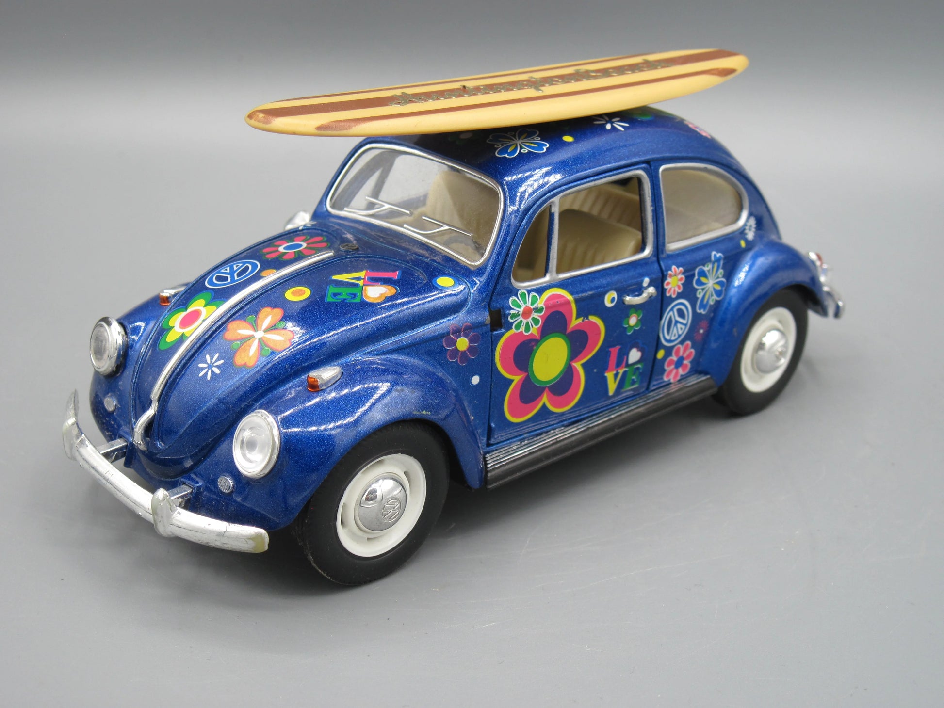 Kinsmart   Volkswagen Classical Beetle 1967 Blue Surfing Boat on Top