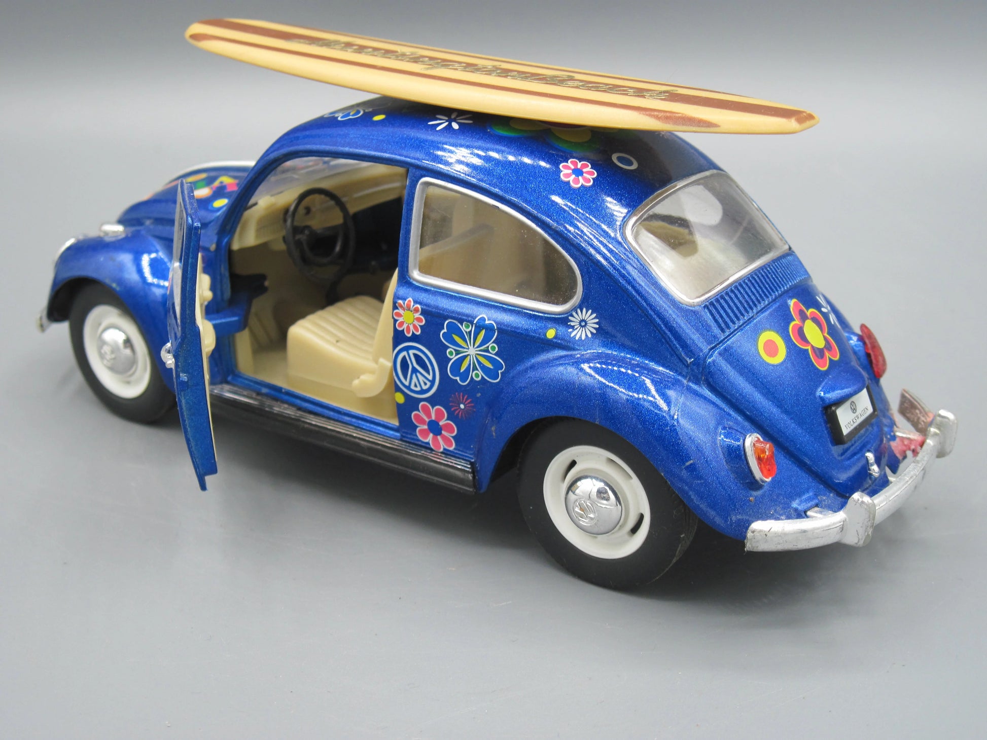 Kinsmart   Volkswagen Classical Beetle 1967 Blue Surfing Boat on Top