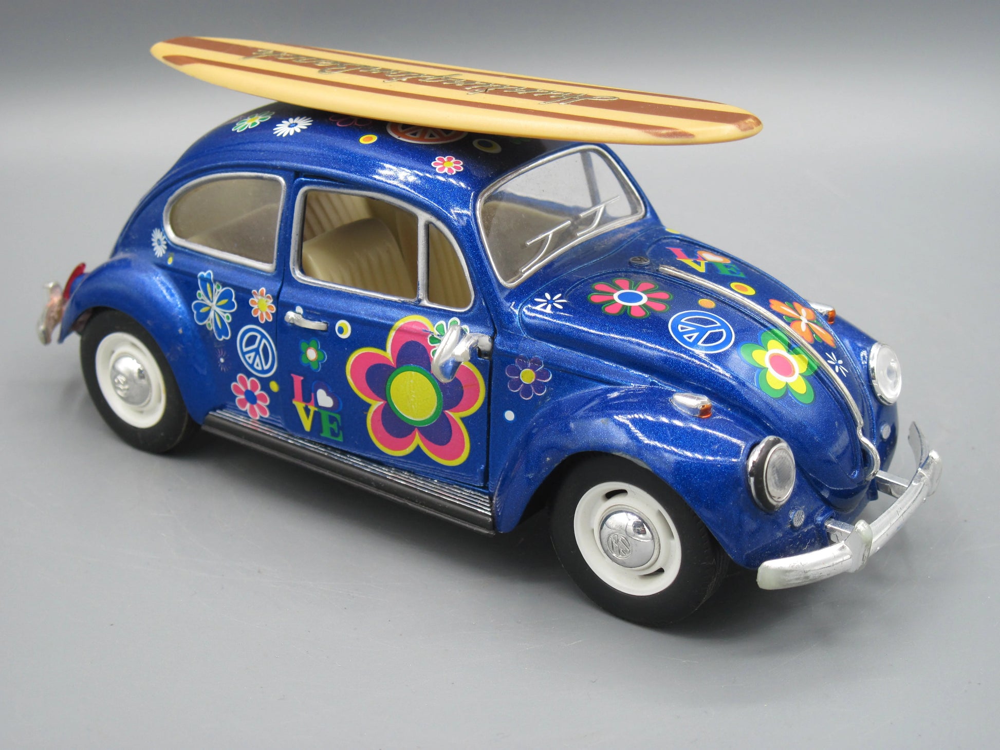 Kinsmart   Volkswagen Classical Beetle 1967 Blue Surfing Boat on Top