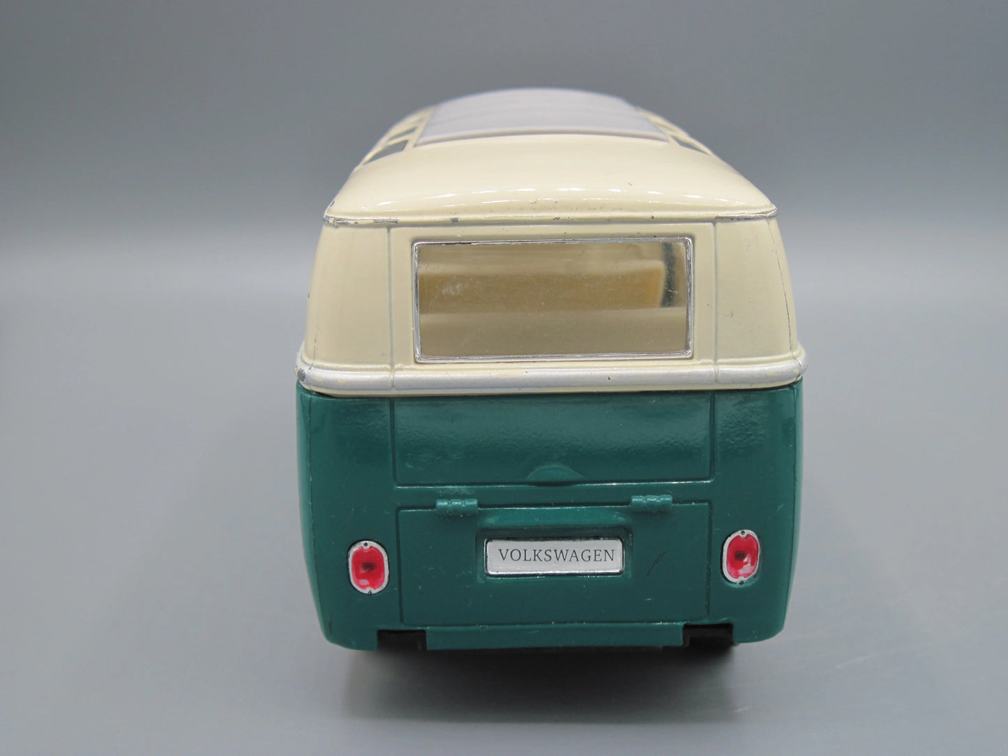 Kinsmart   Volkswagen Classical Bus 1962 White & Green
