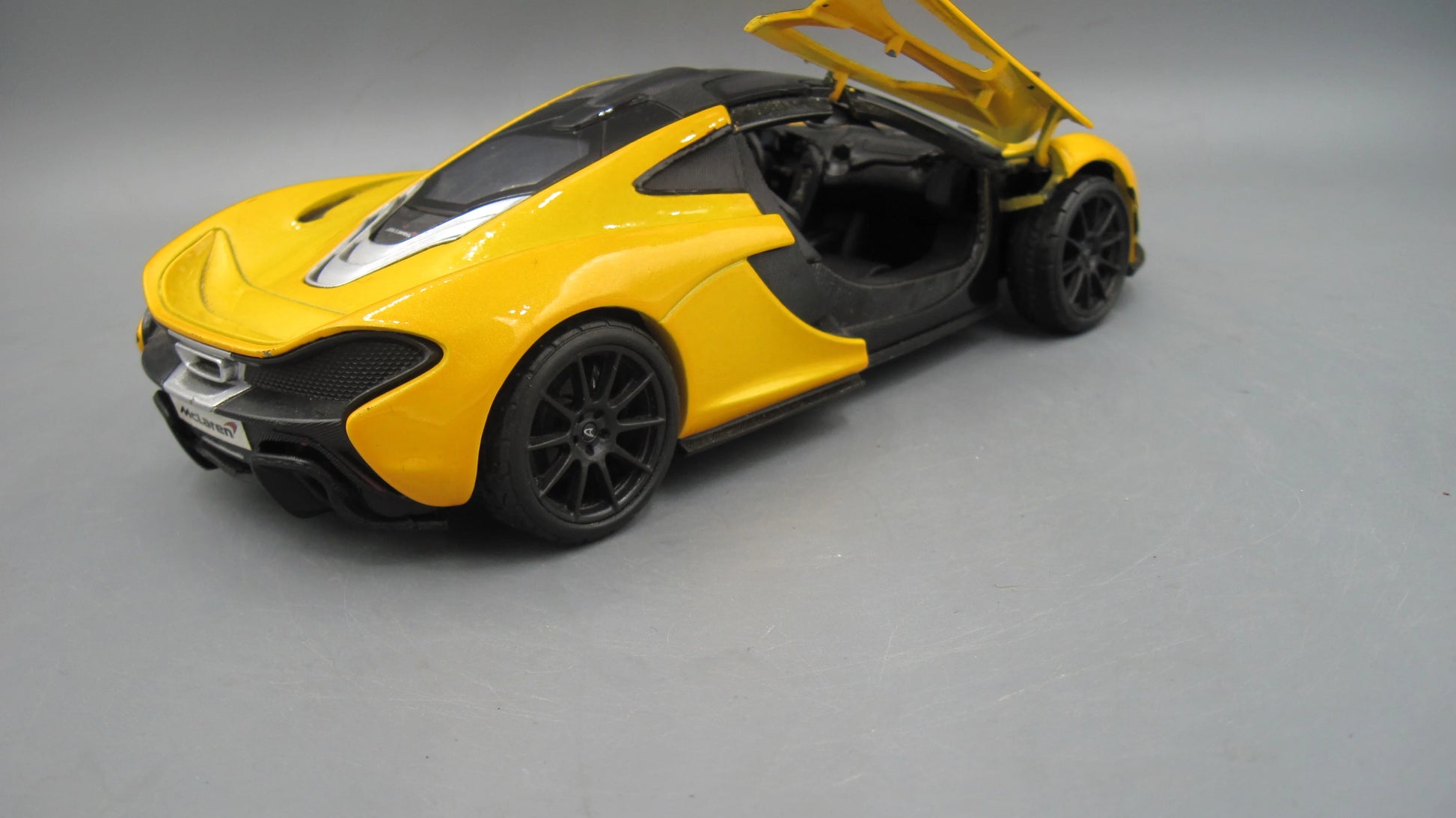 Motor Max   McLaren P1  Yellow