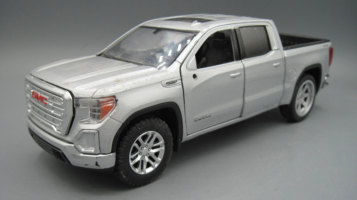 Motor Max   GMC Sierra 1500 SLT Crew Cab 2019 Silver