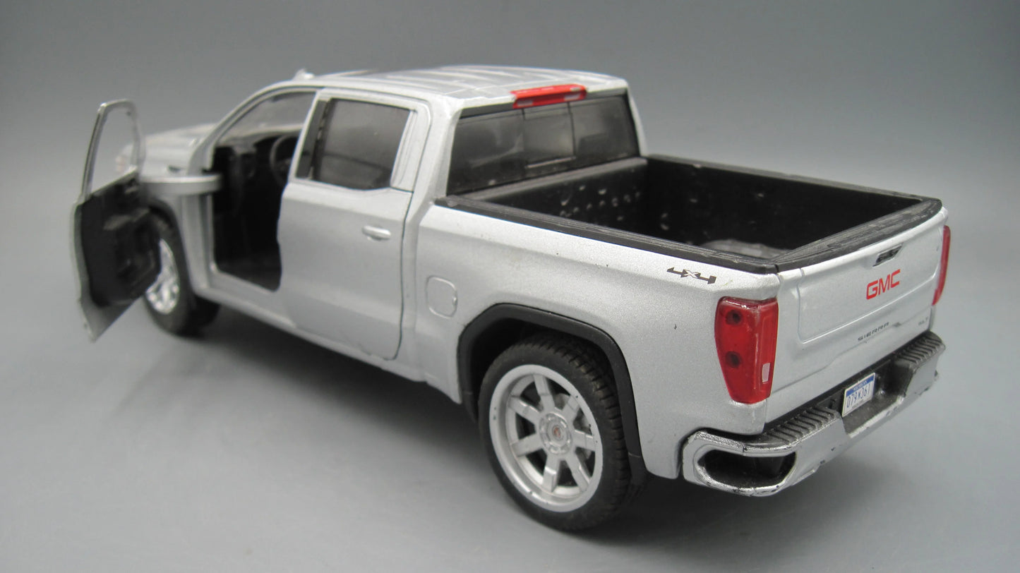 Motor Max   GMC Sierra 1500 SLT Crew Cab 2019 Silver