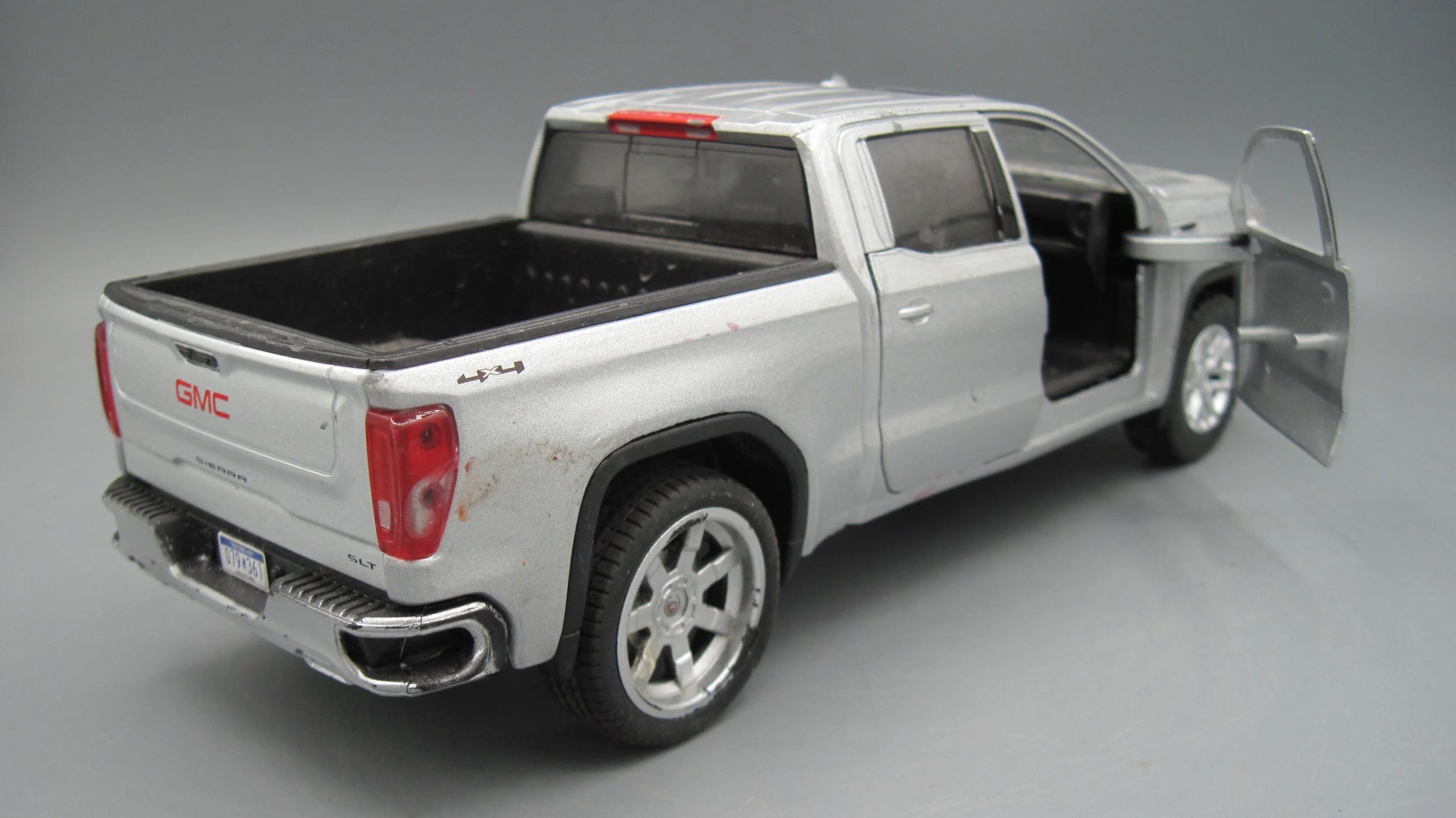 Motor Max   GMC Sierra 1500 SLT Crew Cab 2019 Silver