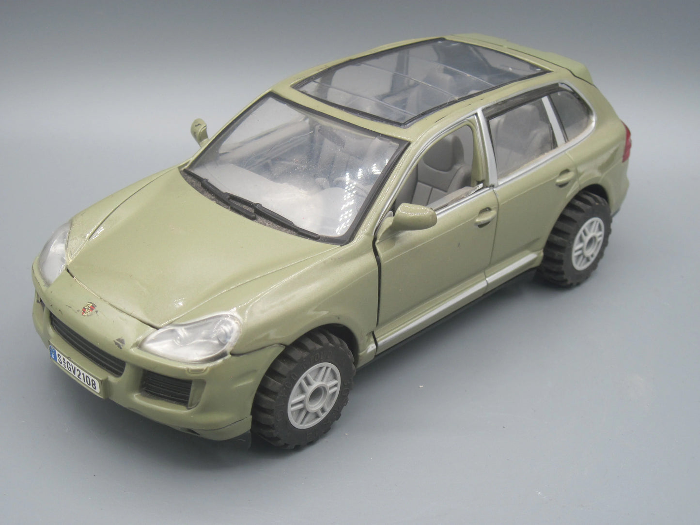 Motor Max   Porsche Cayenne Turbo  Olive Green