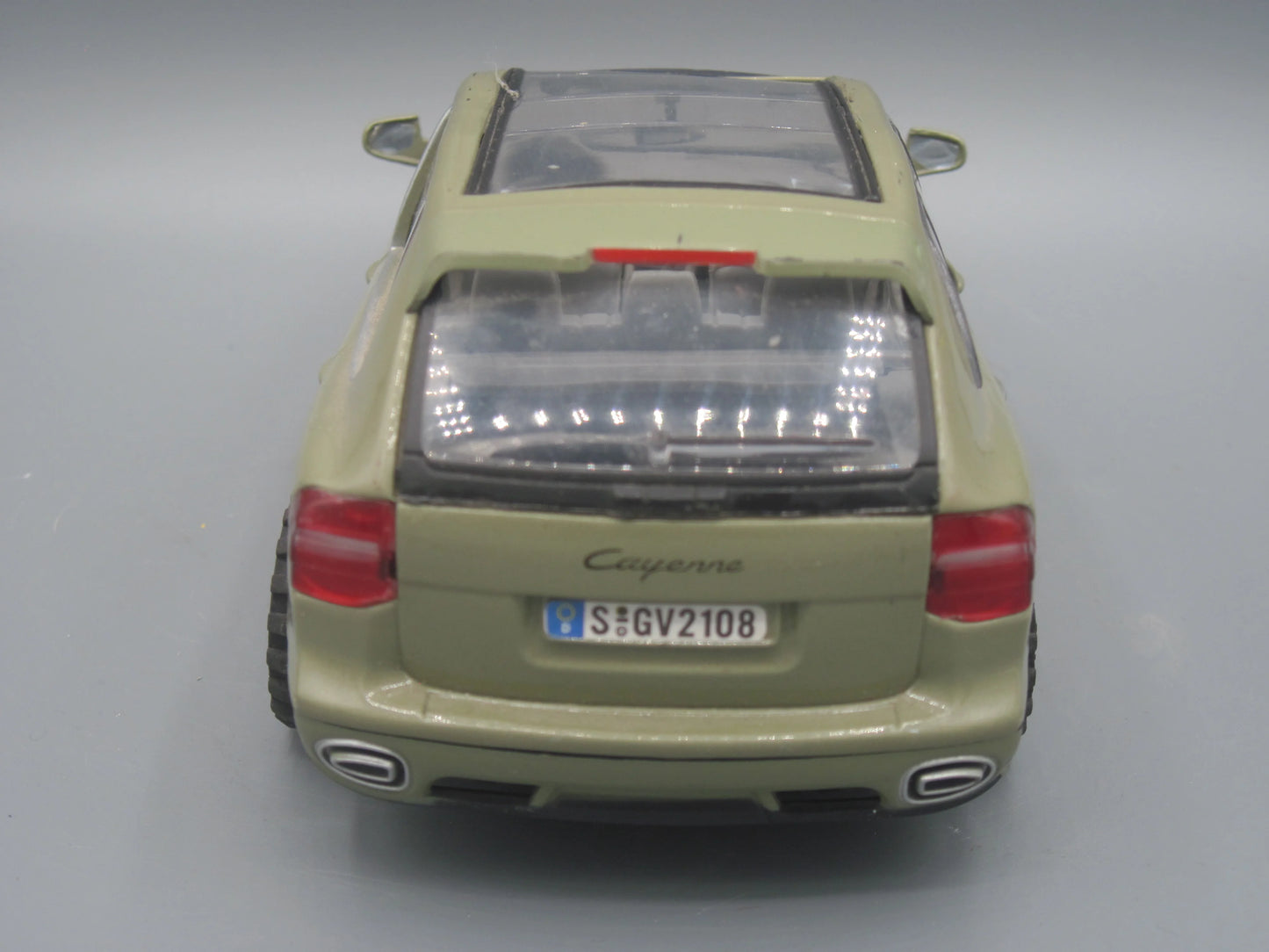 Motor Max   Porsche Cayenne Turbo  Olive Green