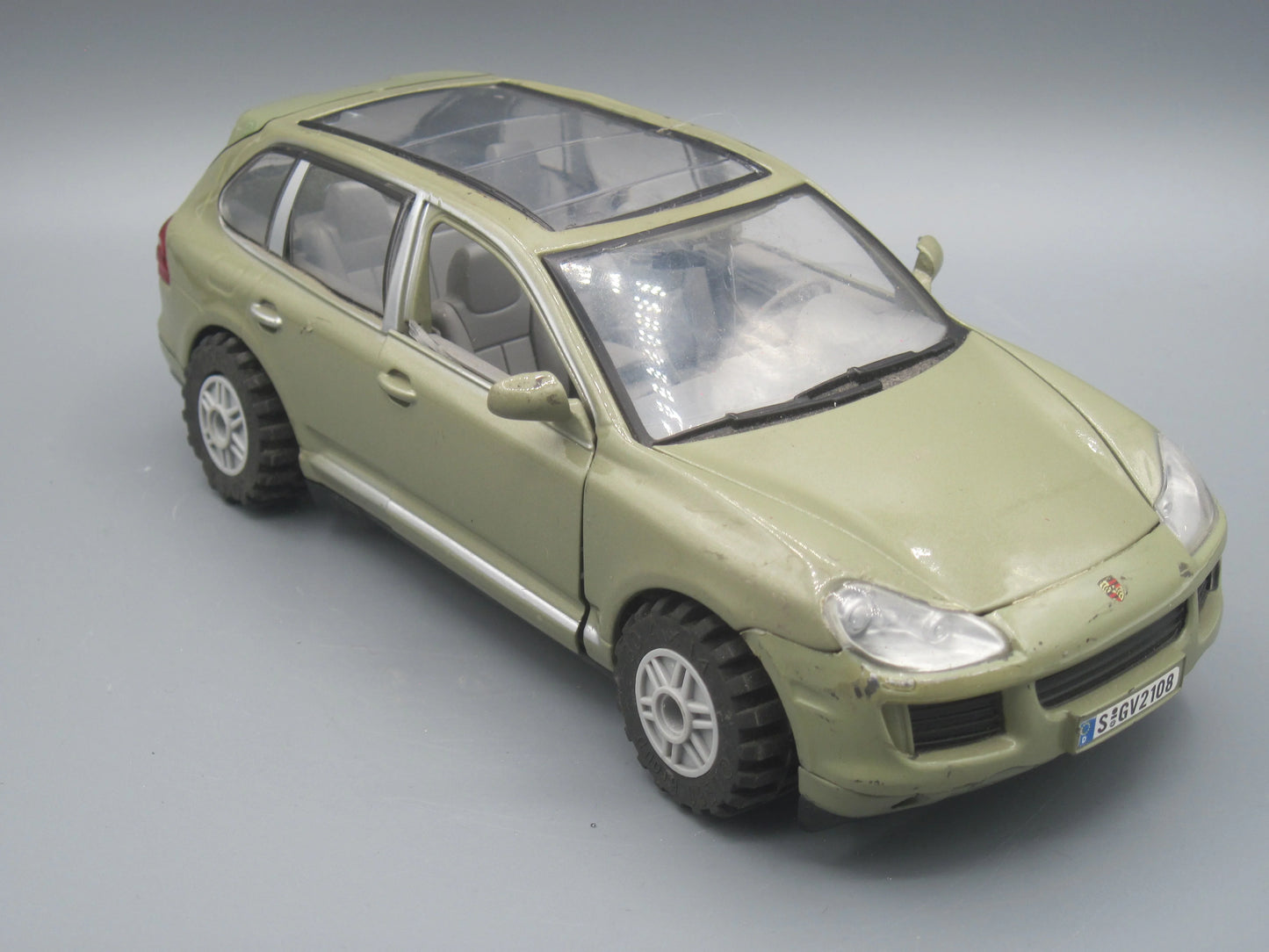 Motor Max   Porsche Cayenne Turbo  Olive Green