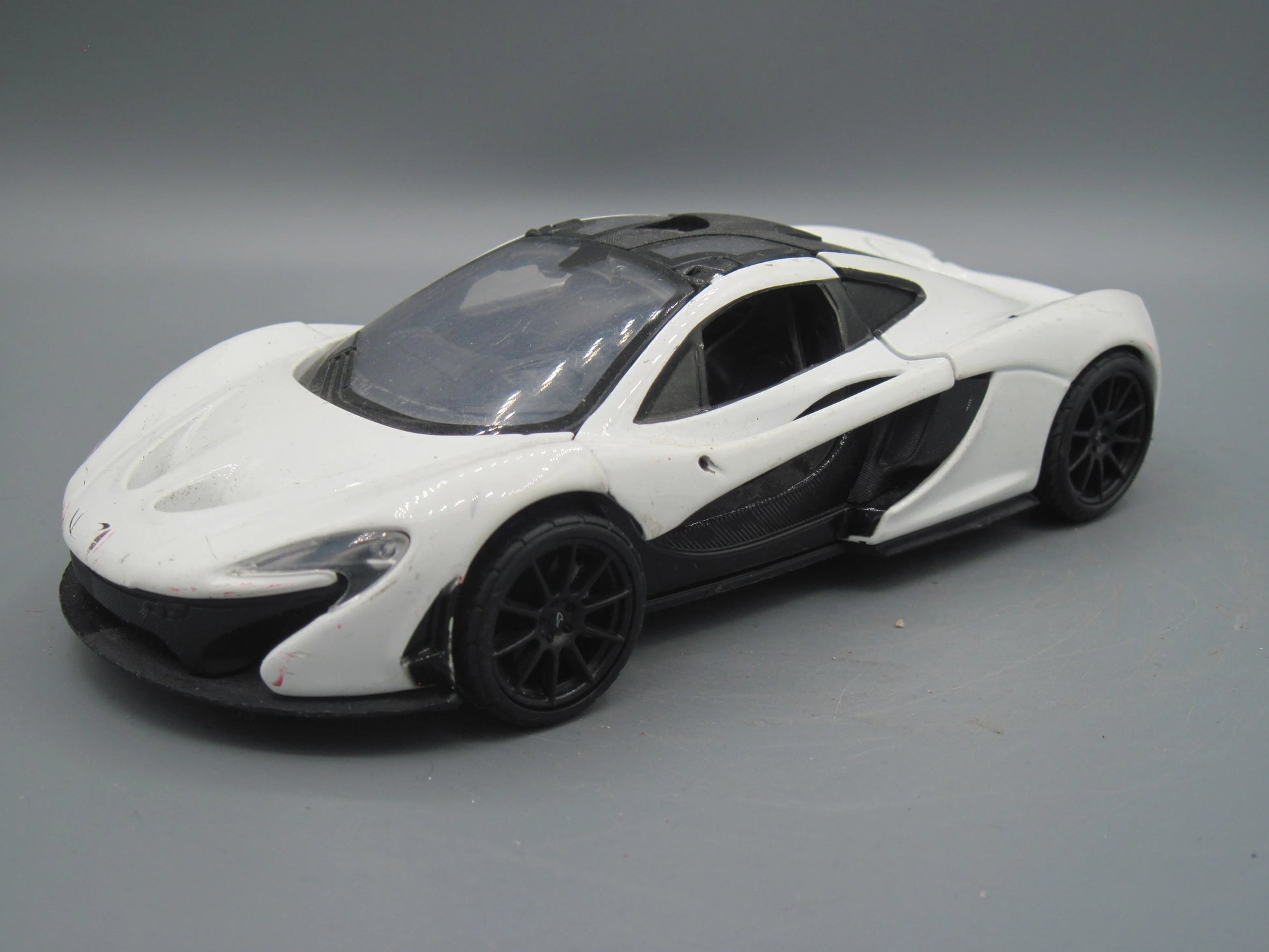 Motor Max   Mclaren P1  White