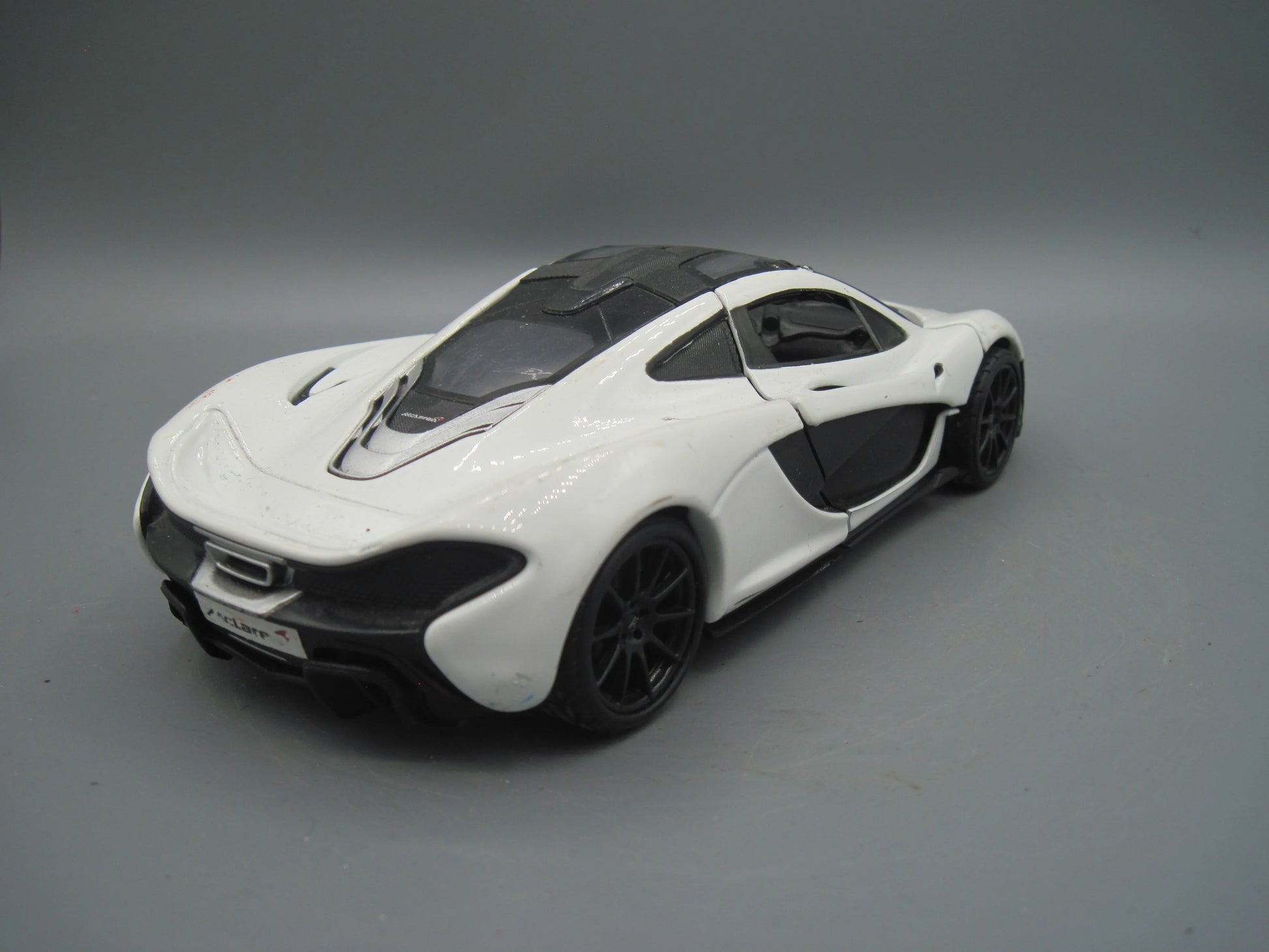 Motor Max   Mclaren P1  White