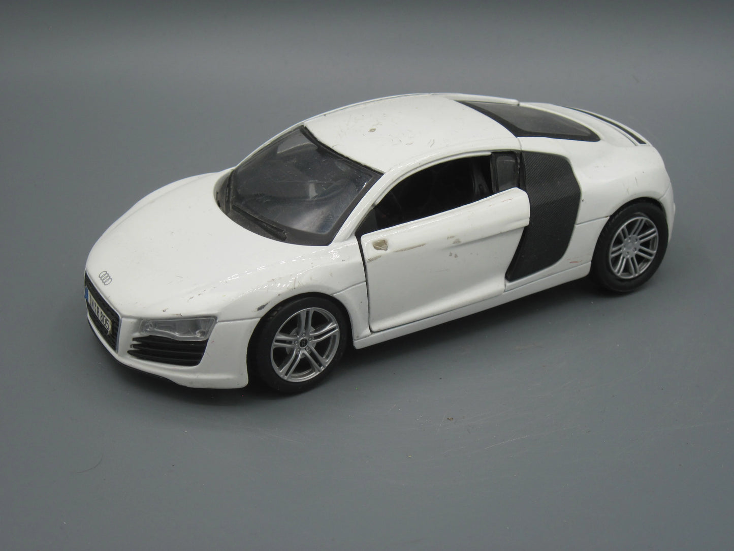 Maisto   Audi R8  White