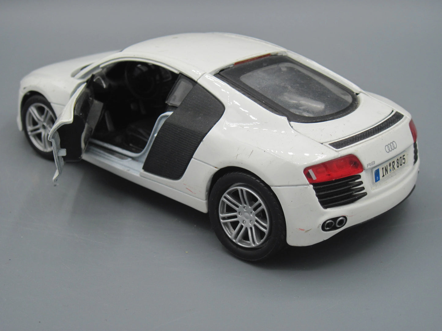 Maisto   Audi R8  White