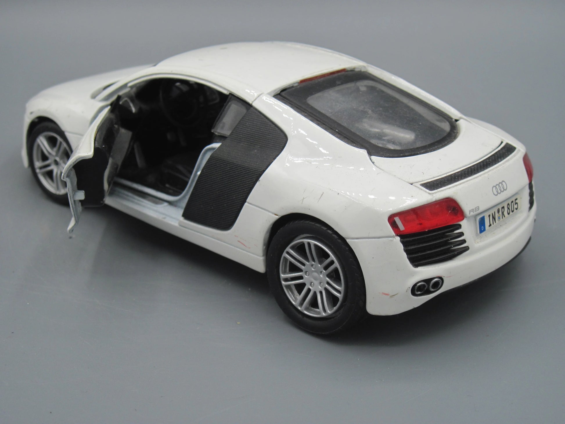 Maisto   Audi R8  White