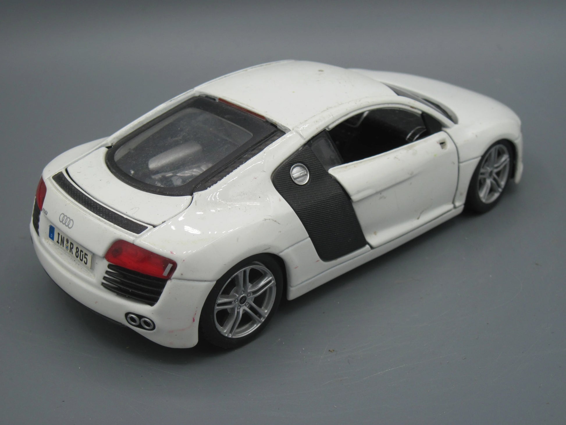 Maisto   Audi R8  White
