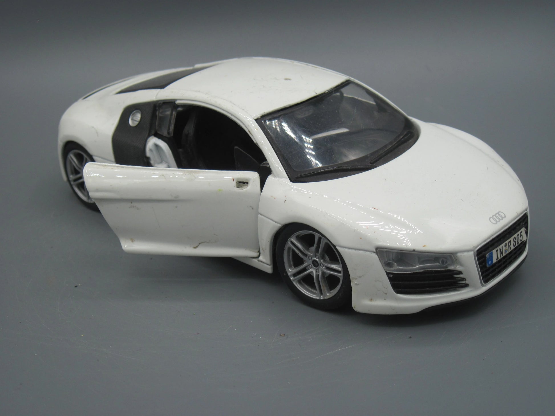 Maisto   Audi R8  White