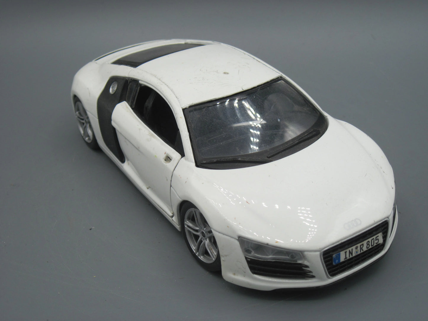 Maisto   Audi R8  White