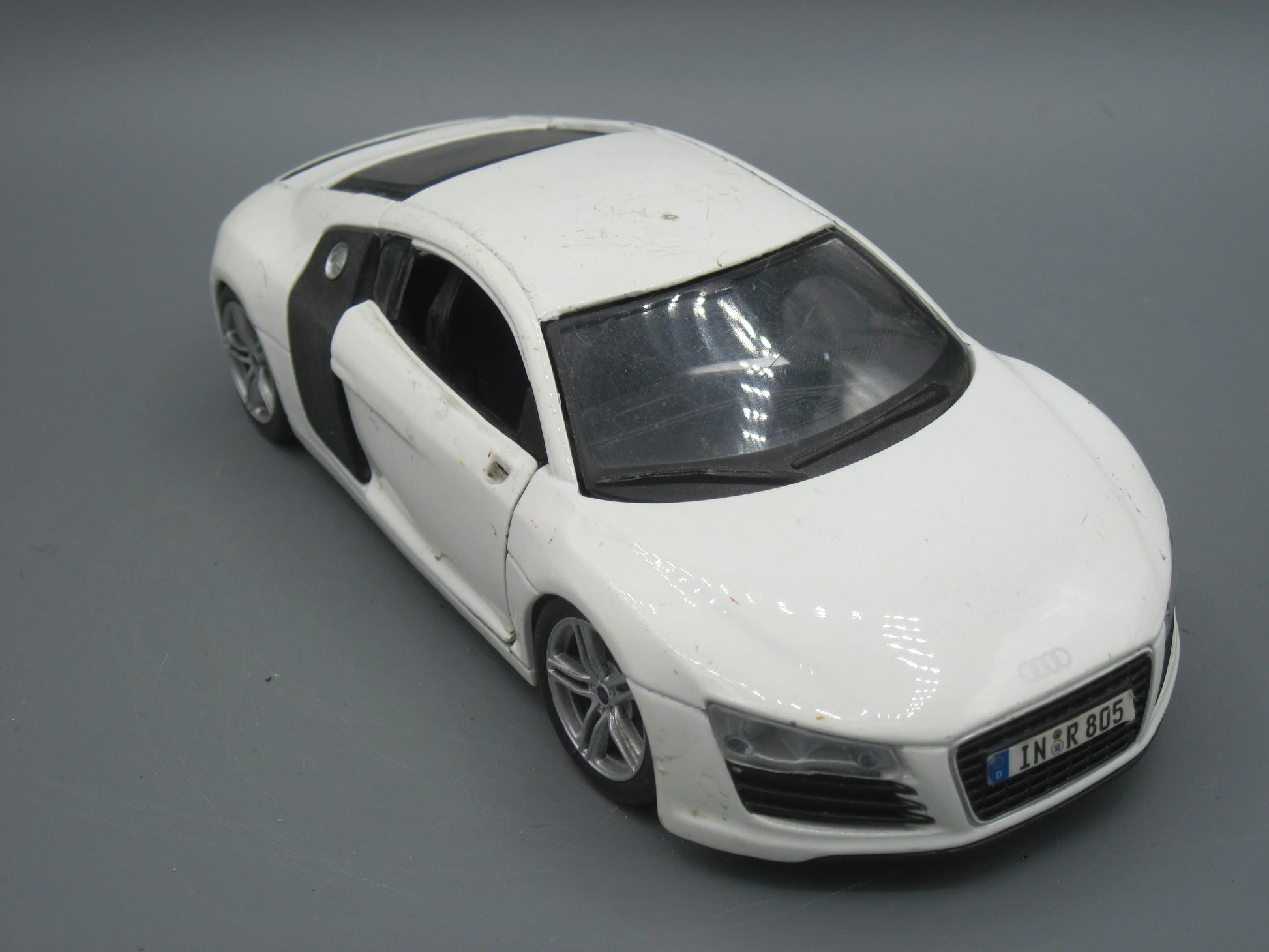 Maisto   Audi R8  White