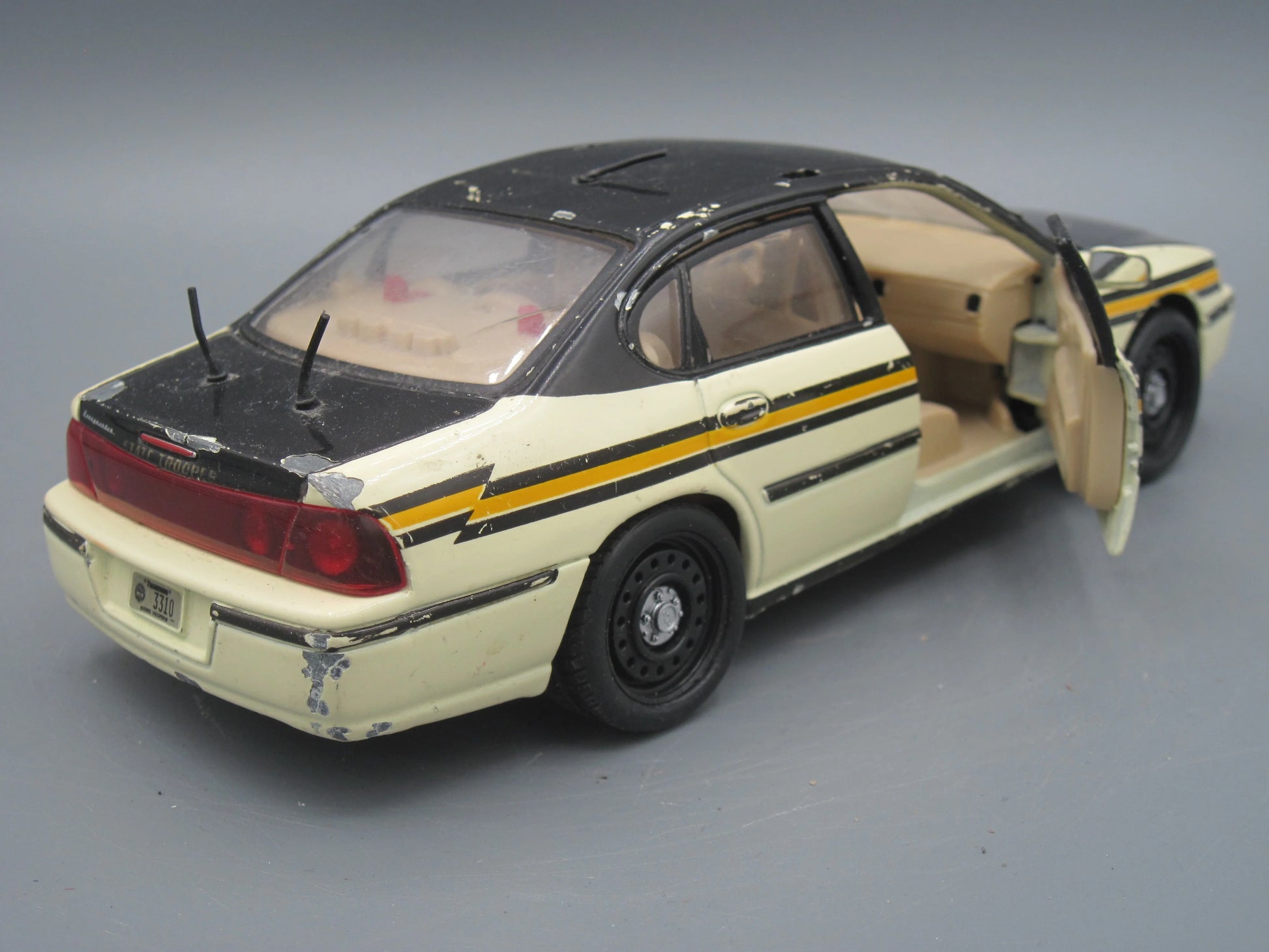 Maisto   Chevrolet Impala 2000 Beige