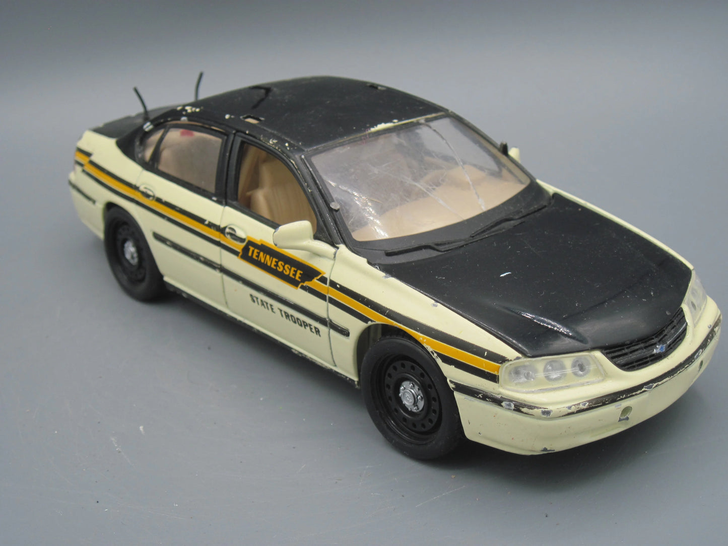 Maisto   Chevrolet Impala 2000 Beige