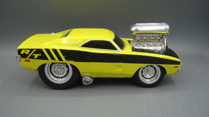 Maisto   Dodge Charger R/T 1969 Yellow Muscle Machine