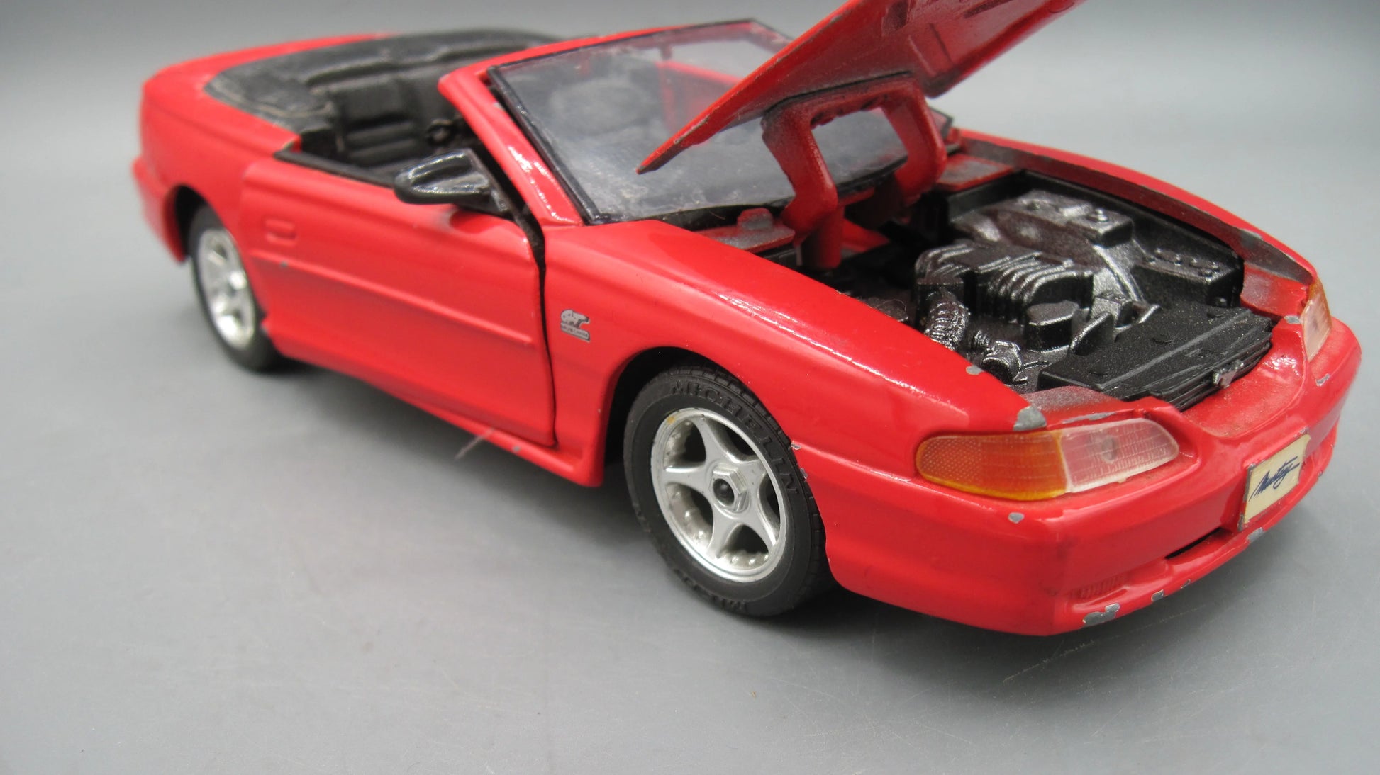Maisto   Mustang GT 1994 Red