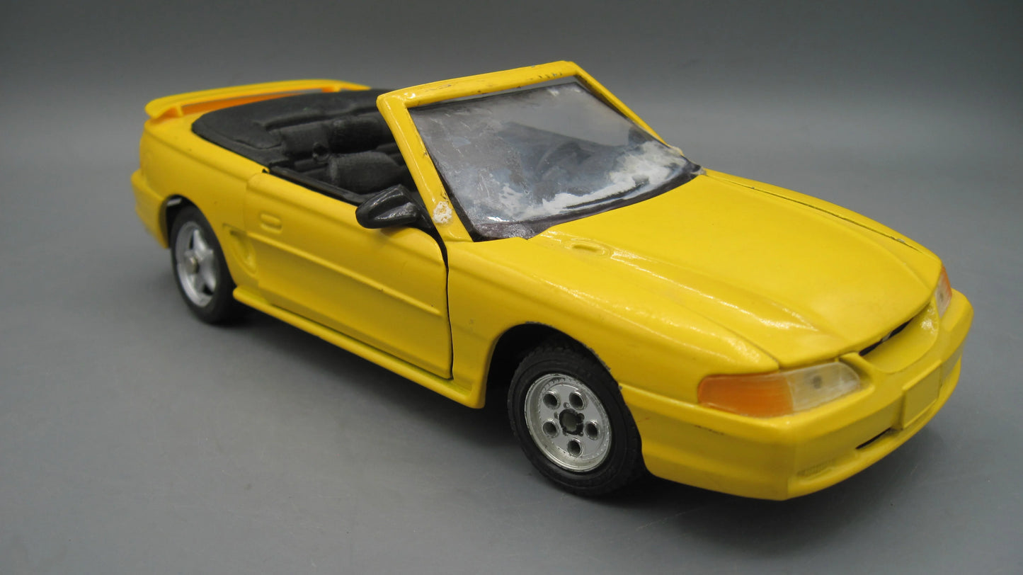 Maisto   Mustang GT 1994 Yellow