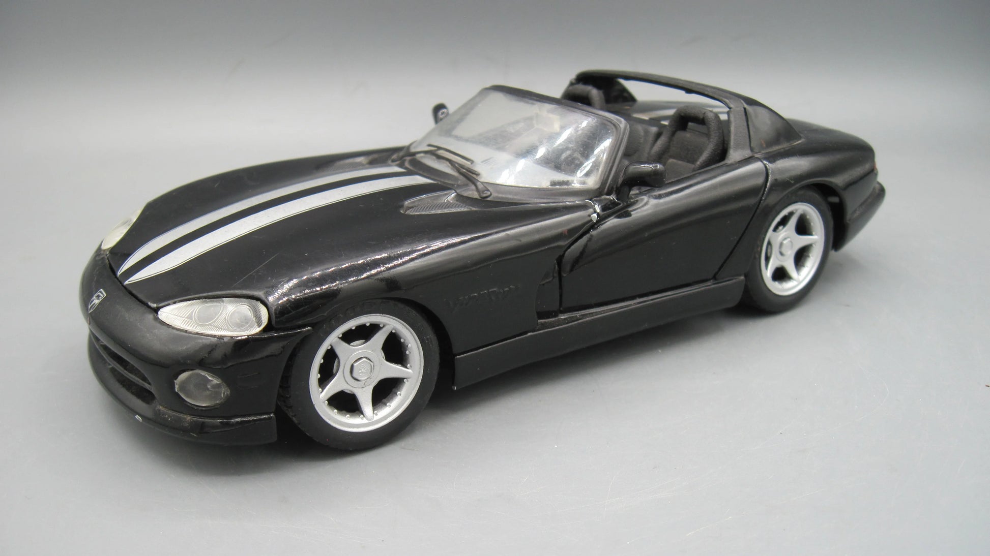 Maisto   Dodge Viper RT/10  Black