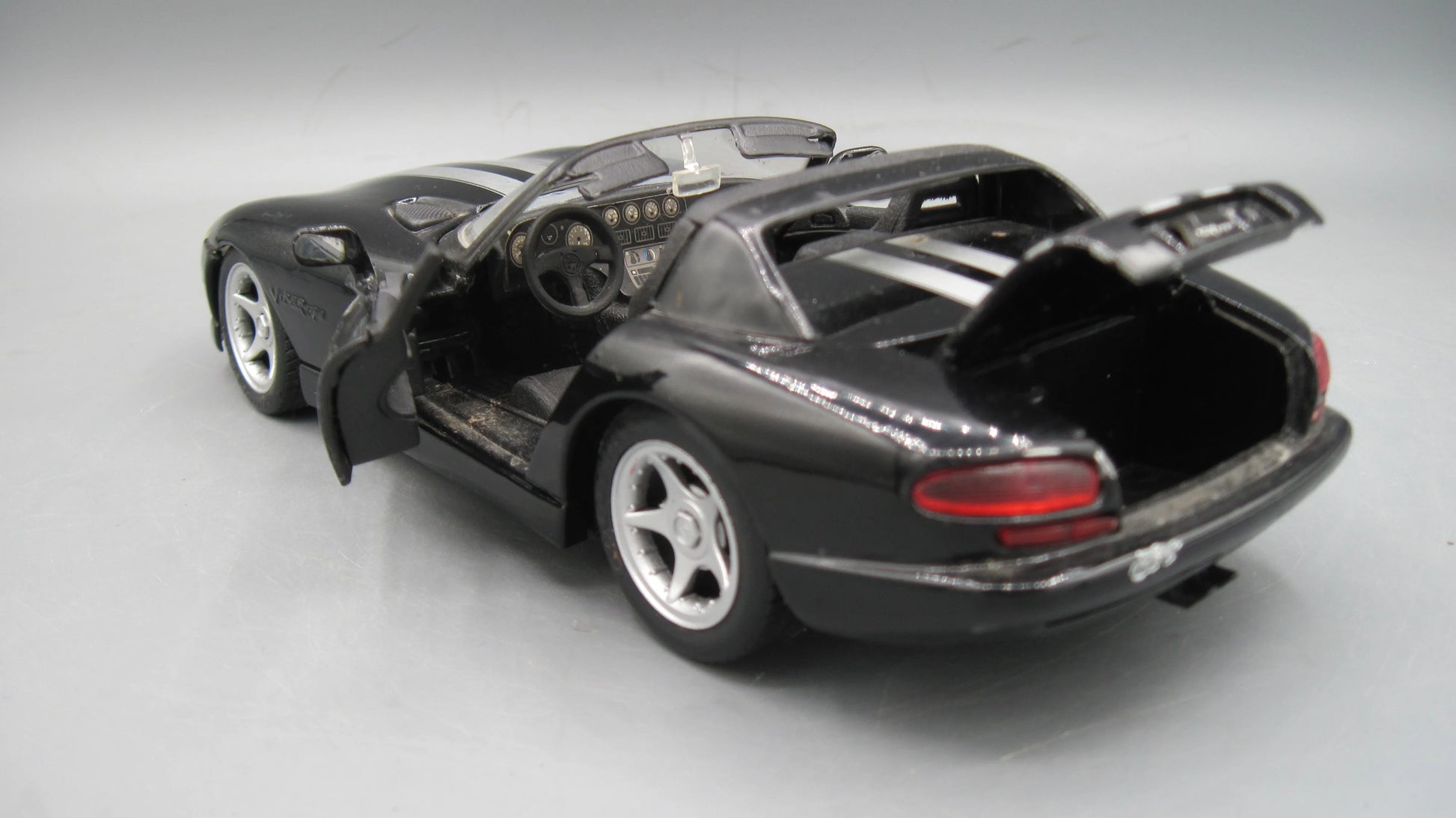 Maisto   Dodge Viper RT/10  Black