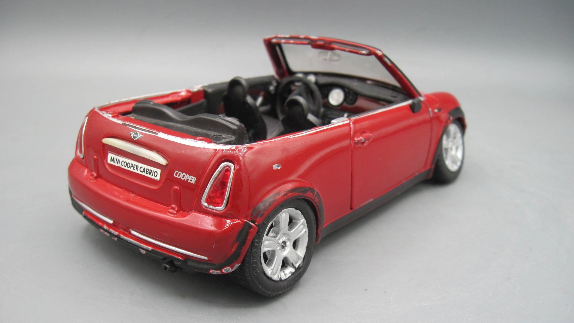 Maisto   Mini Cooper Carbio  Red