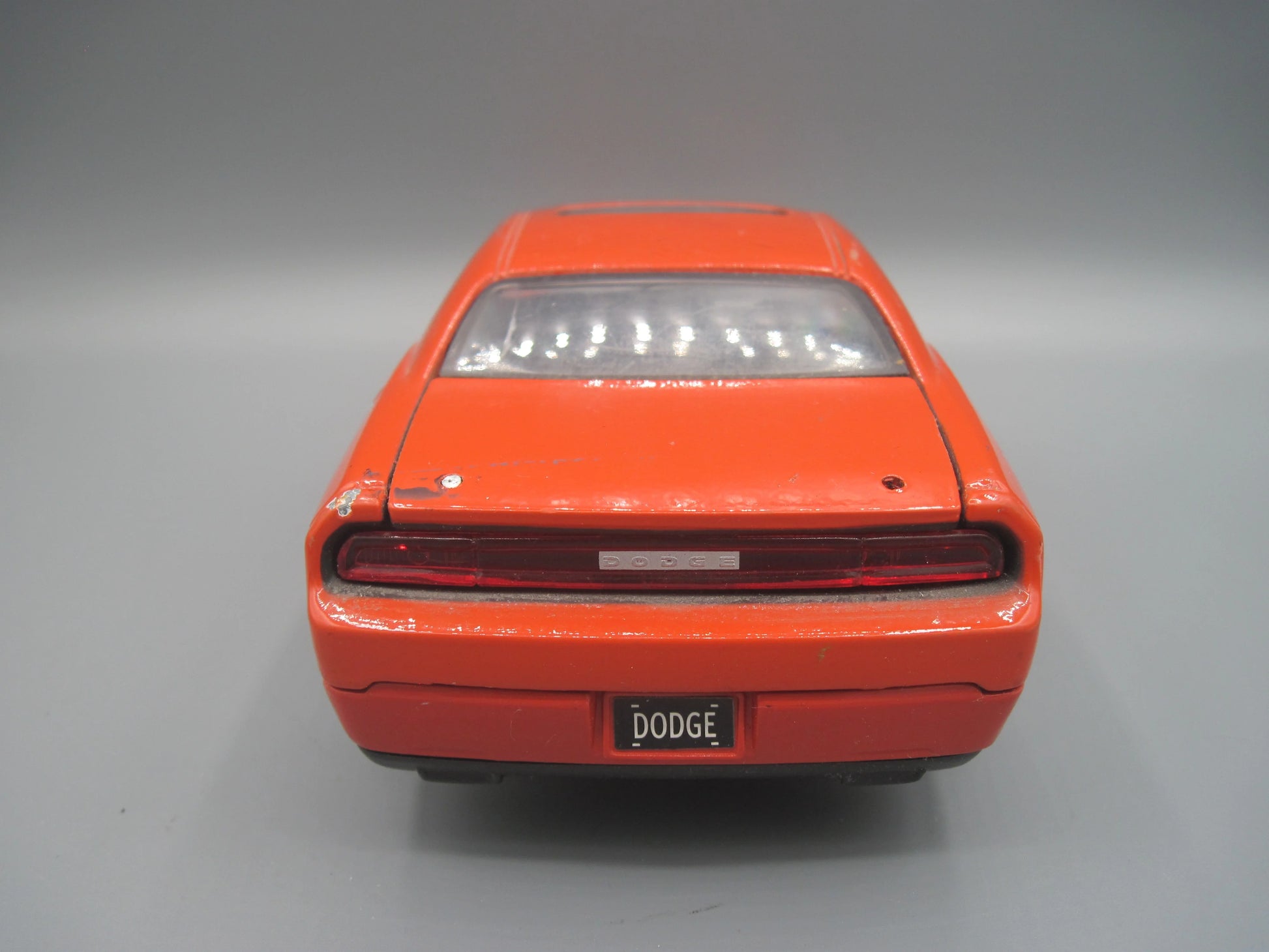 Maisto   Dodge Challenger SRT 8 2008 Orange