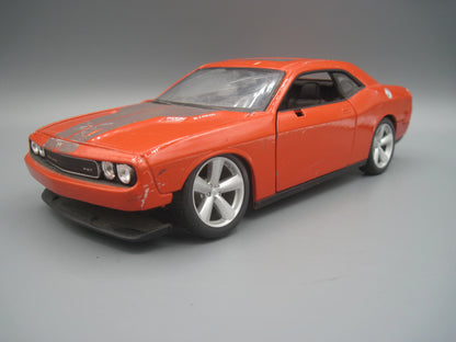 Maisto   Dodge Challenger SRT 8 2008 Orange