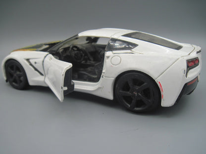 Maisto   Corvette Sting Ray 2014 White