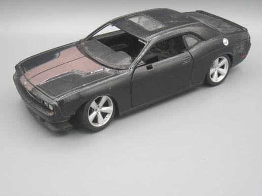 Maisto   Dodge Challenger SRT 8 2008 Black & Brown
