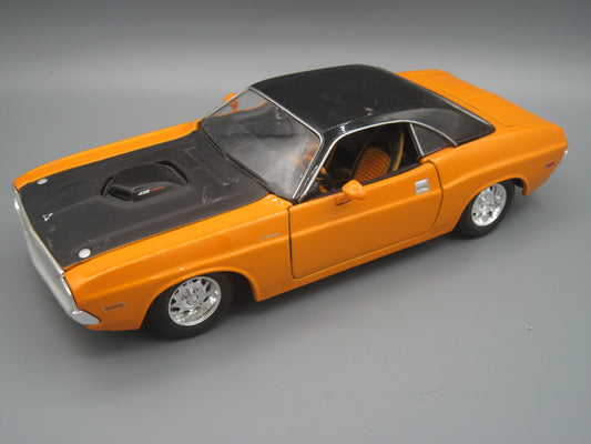 Maisto   Dodge Challenger R/T 1970 Orange & Black