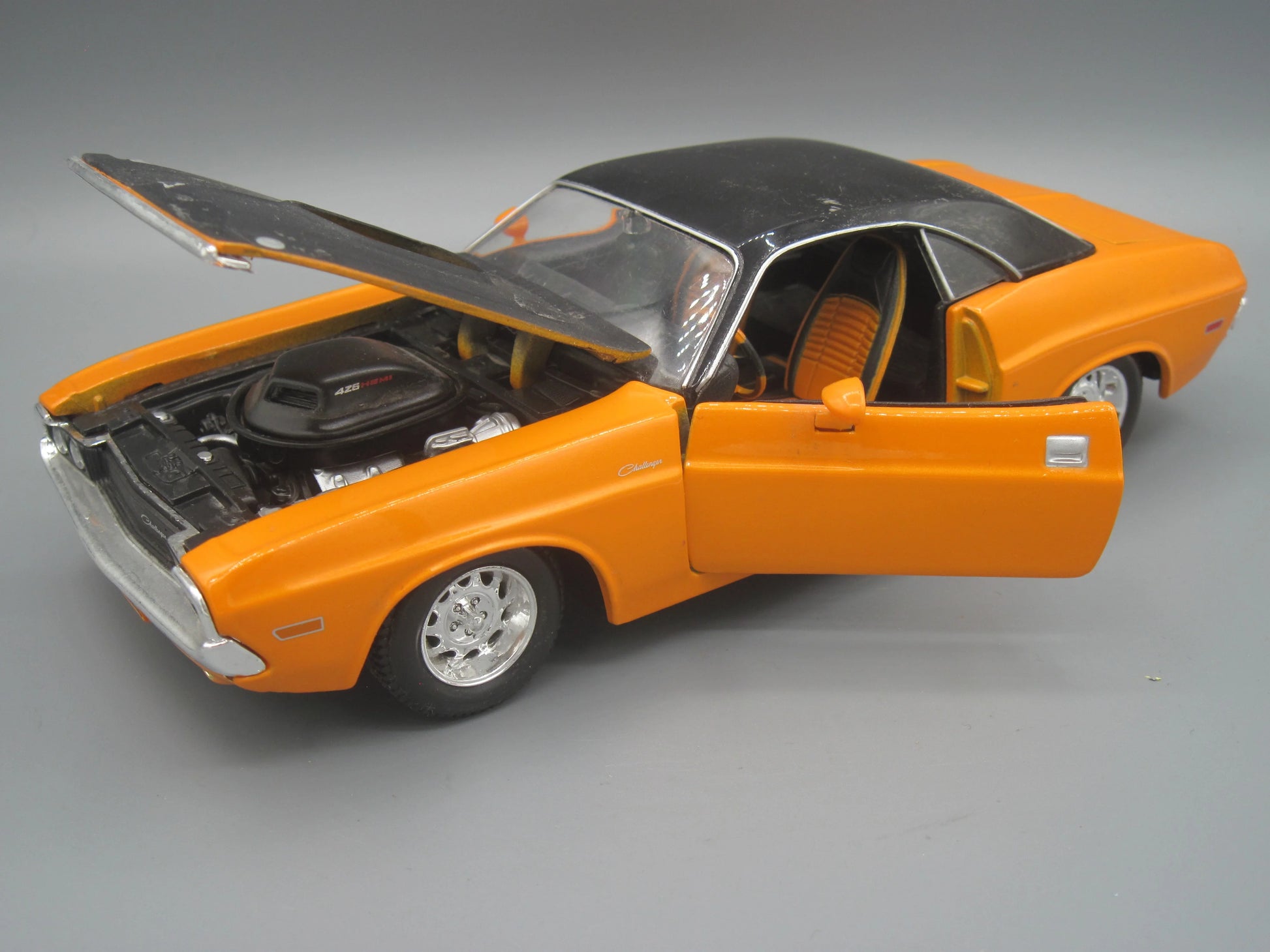 Maisto   Dodge Challenger R/T 1970 Orange & Black
