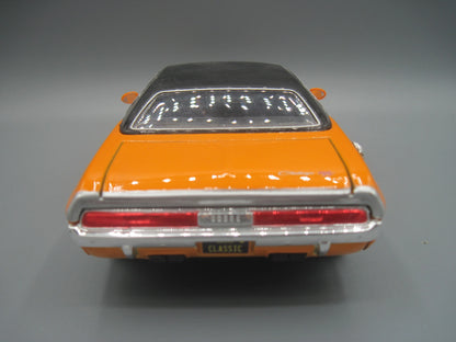 Maisto   Dodge Challenger R/T 1970 Orange & Black