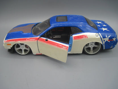 Maisto   Dodge Challenger SRT 2008 Blue & White