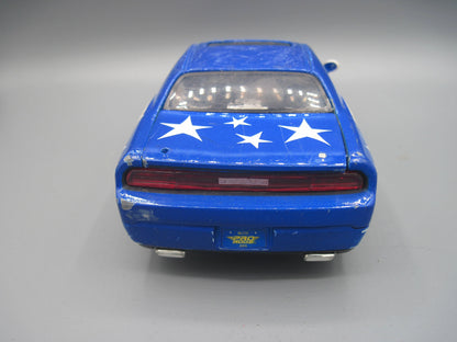 Maisto   Dodge Challenger SRT 2008 Blue & White