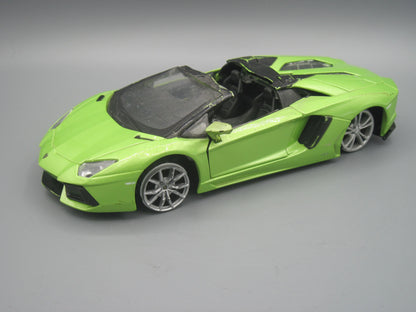 Maisto   Lamborghini Aventador LP700-4 Roadster  Green
