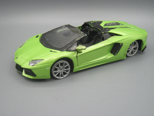 Maisto   Lamborghini Aventador LP700-4 Roadster  Green
